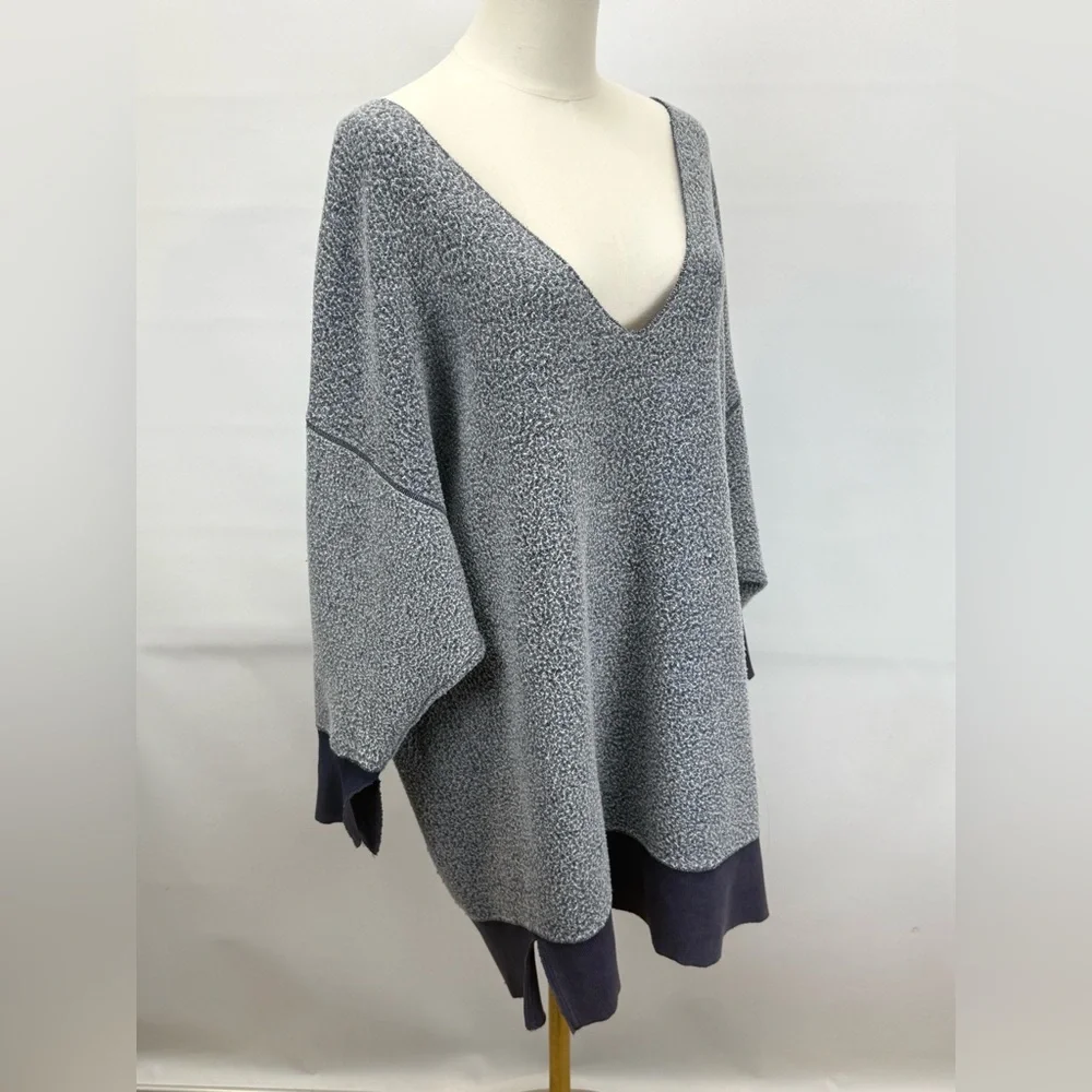INTIMATELY FREE PEOPLE Navy V-Neck distressed oversized fleece Sweatshirt size S - Picture 7 of 13